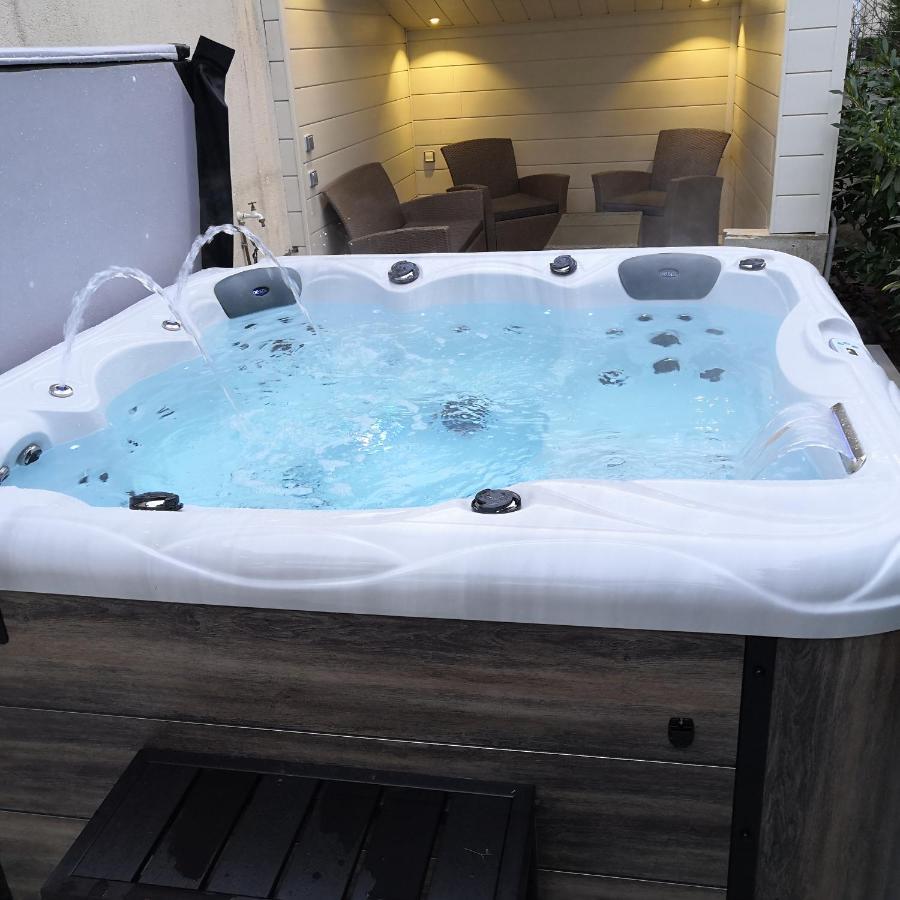 O Rethel Jacuzzi, Gite Ardennes Exteriör bild