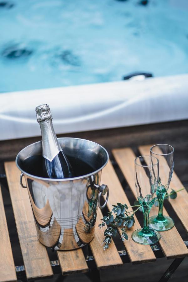 O Rethel Jacuzzi, Gite Ardennes Exteriör bild